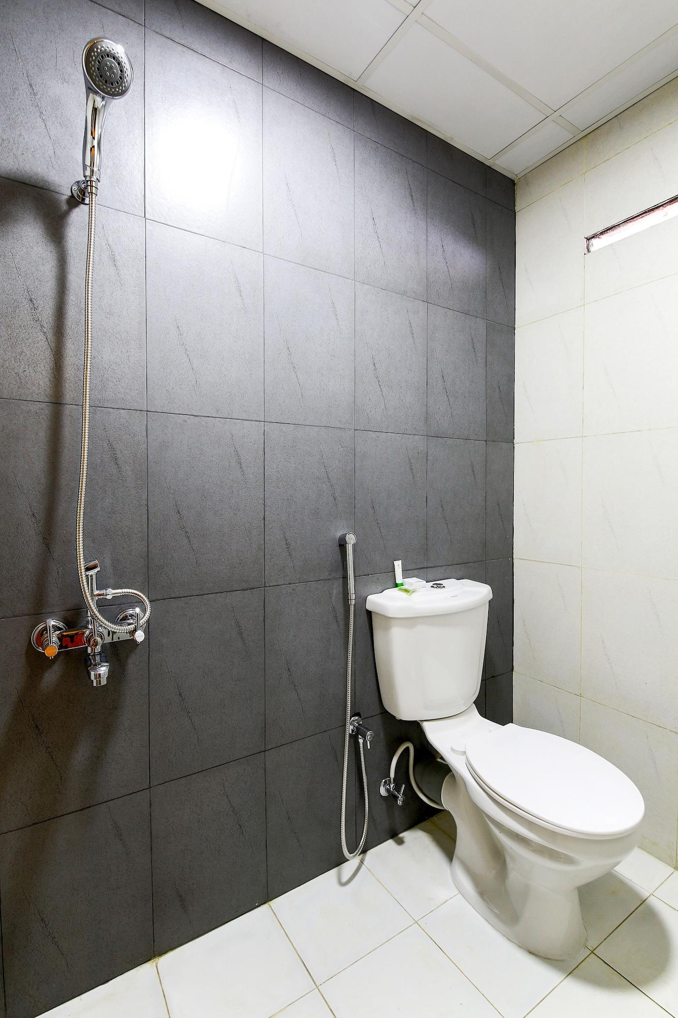 Treebo Trend Adrak Hotel Thiruvananthapuram Exterior photo