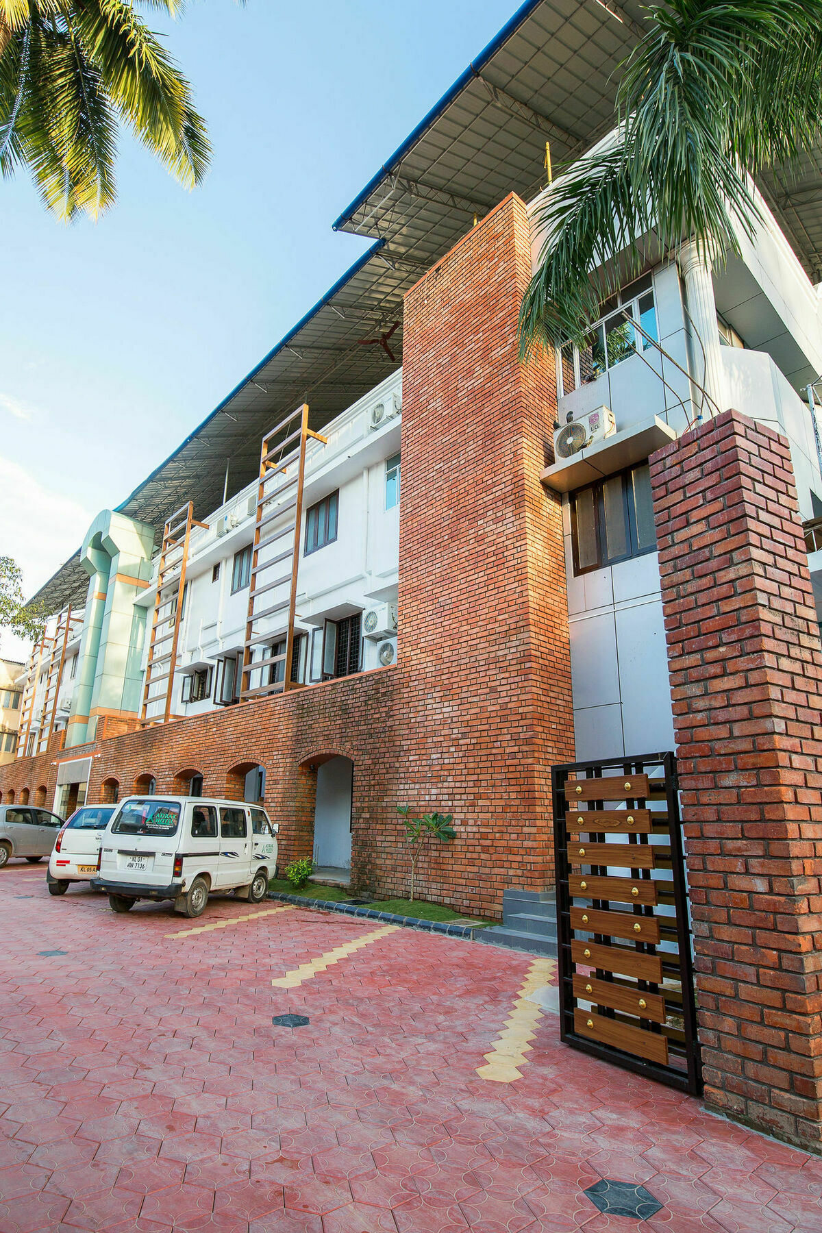 Treebo Trend Adrak Hotel Thiruvananthapuram Exterior photo